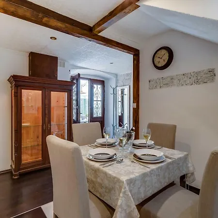 Casa Nona Semesterbostad Mali Lošinj